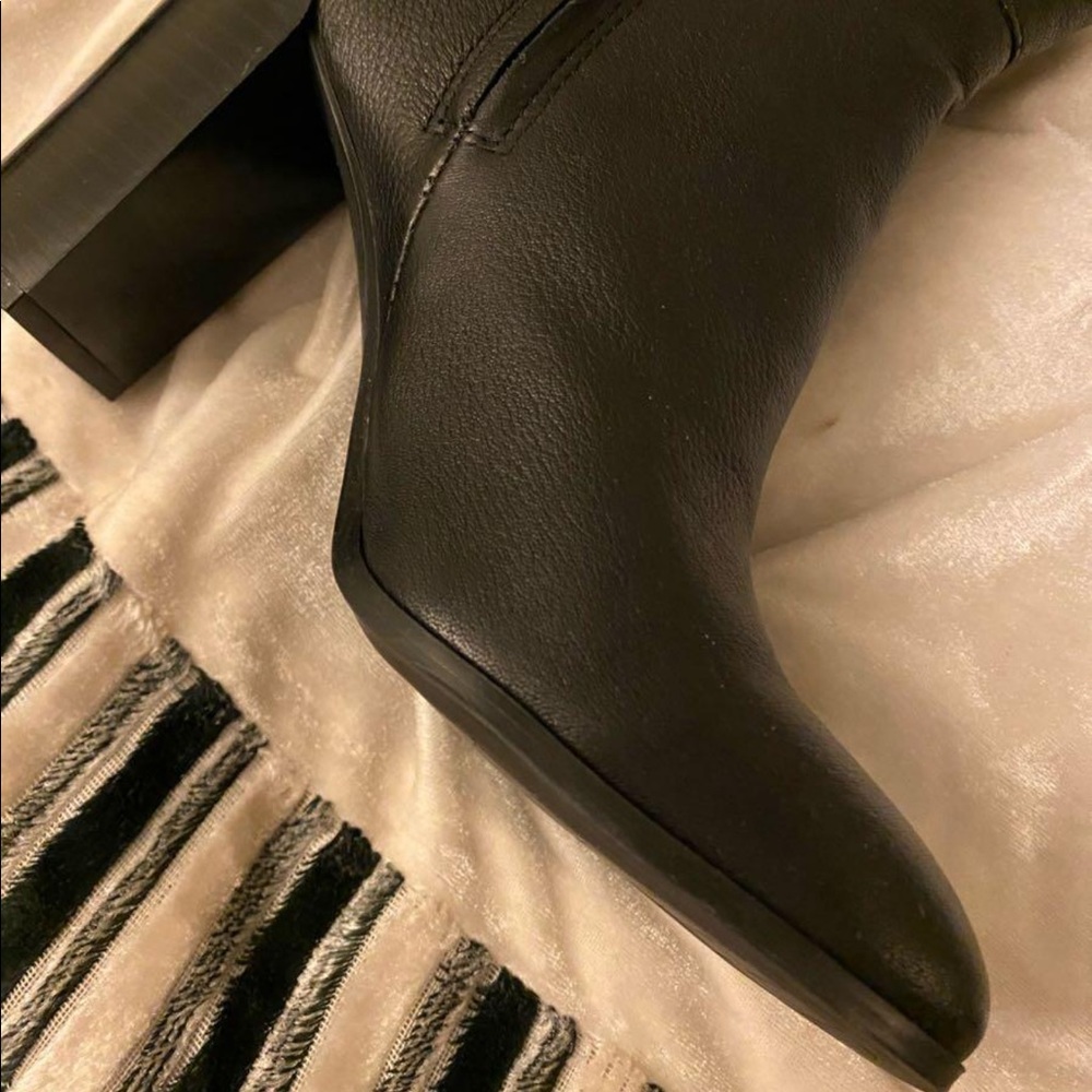 Selling Kenneth Cole Knee High Boots